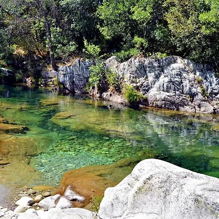 En Con Piscina Y Un Maravilloso Jardin * Candeleda