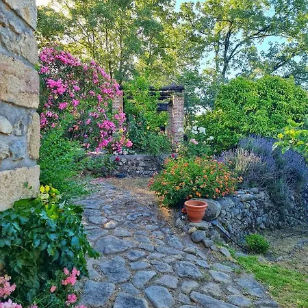 En Con Piscina Y Un Maravilloso Jardin Holiday home *