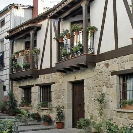 En Con Piscina Y Un Maravilloso Jardin Holiday home Candeleda