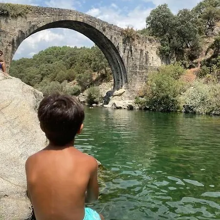 Vakantiehuis En Con Piscina Y Un Maravilloso Jardin Candeleda