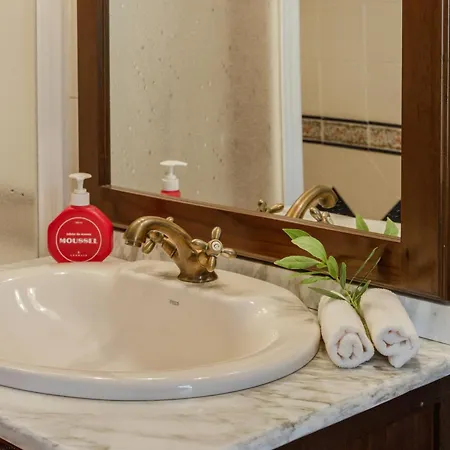 En Con Piscina Y Un Maravilloso Jardin Vakantiehuis Candeleda