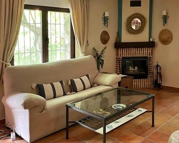 En Con Piscina Y Un Maravilloso Jardin Candeleda