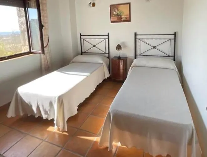 En Con Piscina Y Un Maravilloso Jardin *