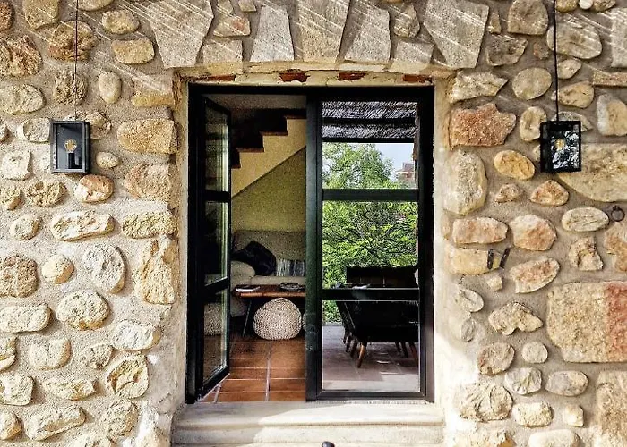 En Con Piscina Y Un Maravilloso Jardin Holiday home Candeleda