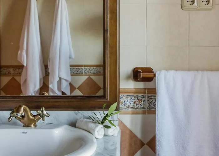 En Con Piscina Y Un Maravilloso Jardin