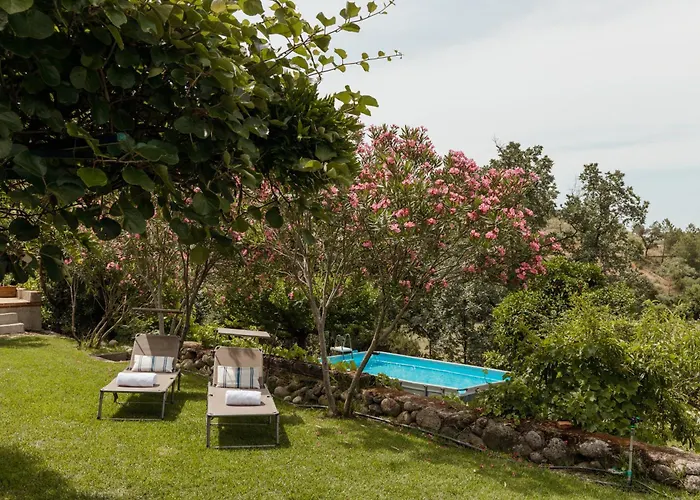 En Con Piscina Y Un Maravilloso Jardin Hébergement de vacances *